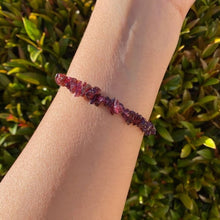 Load image into Gallery viewer, garnet chip stones
