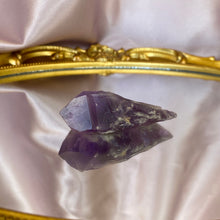 Load image into Gallery viewer, Natural Purple Amethyst Dragons Tooth Points