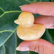 Load image into Gallery viewer, Orange Calcite Carved Duck