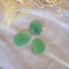 Load image into Gallery viewer, Green Fluorite Palmstone to Focus your Mind