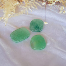 Load image into Gallery viewer, Green Fluorite Palmstone to Focus your Mind