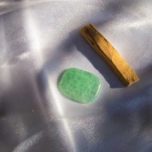 Load image into Gallery viewer, Green Fluorite Palmstone to Focus your Mind