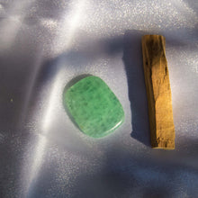 Load image into Gallery viewer, Green Fluorite Palmstone to Focus your Mind